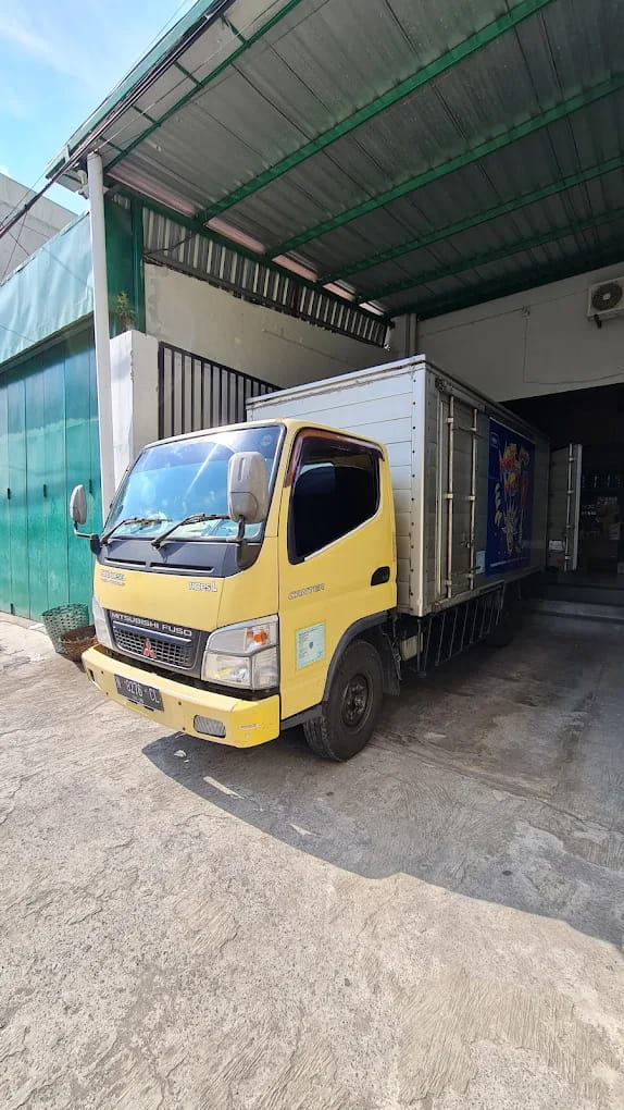 Armada Pengiriman Logistik Safari
